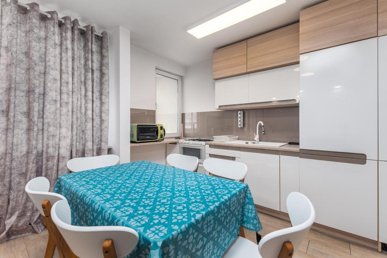 Emilii Plater 47 By Homeprime Warsaw Exterior photo