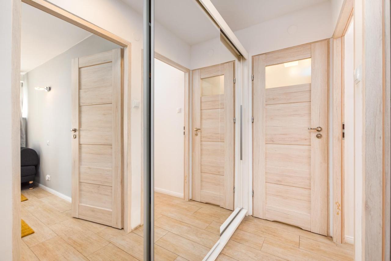 Emilii Plater 47 By Homeprime Warsaw Exterior photo